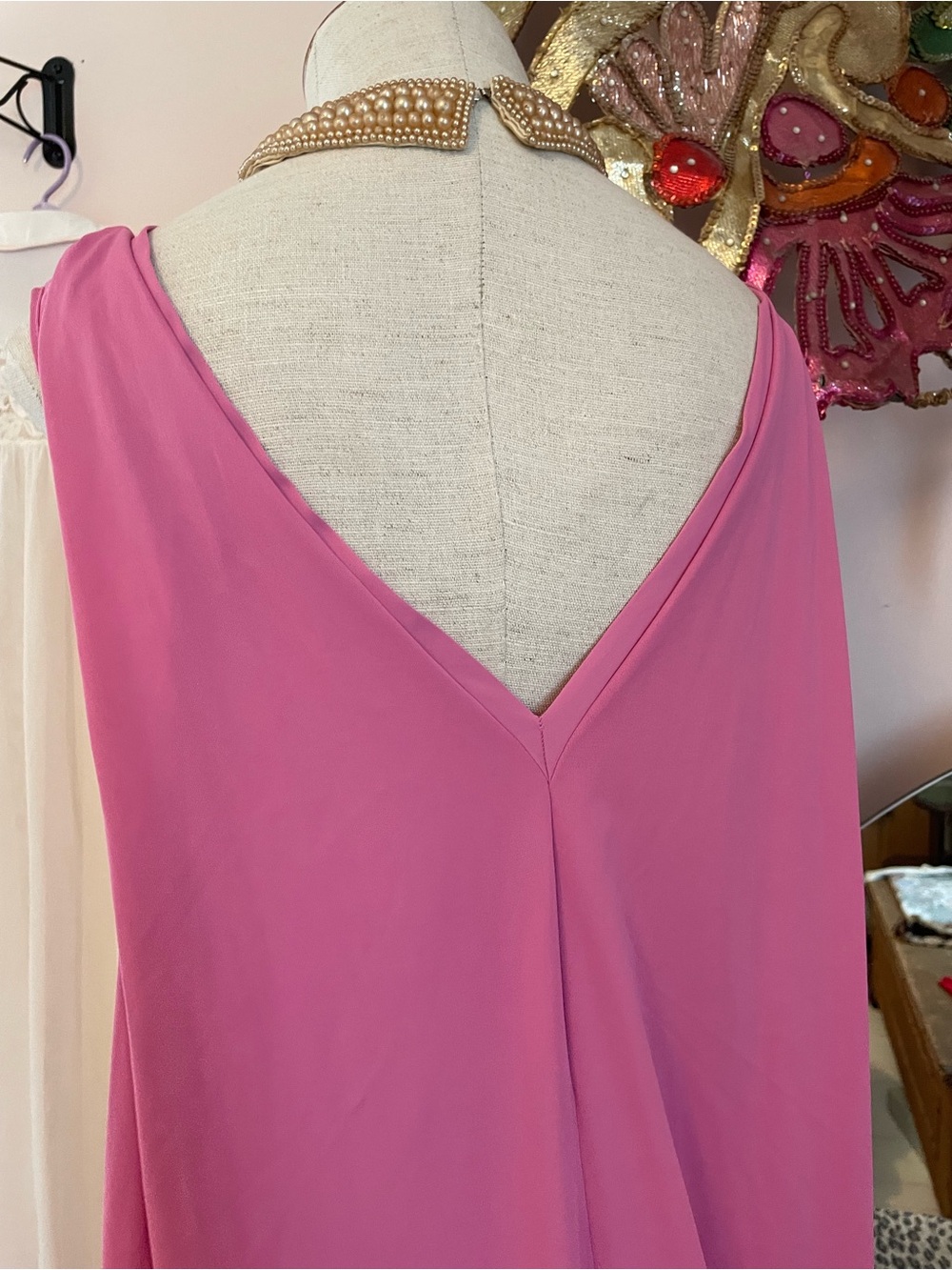 Gilead Rose Pink Goddess Nightgown Dress with Ring Accent V Back 1970s - Picture 6 of 9